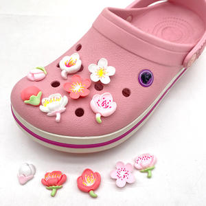 Nuevos y bonitos abalorios para zapatos de mujer de PVC con agujeros de flores, sandalias y zapatillas DIY, accesorios con hebillas decorativas, marca <span class=keywords><strong>Xiami</strong></span> - Product Image 2