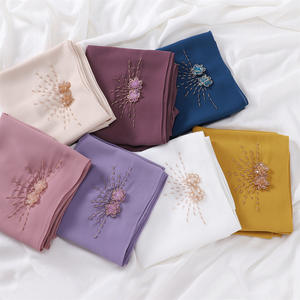 2024 nuevo lujo hecho a mano <span class=keywords><strong>Malus</strong></span> <span class=keywords><strong>Spectabilis</strong></span> 70*180cm perla gasa con cuentas Hijab diseñador Hijab con cuentas para mujeres musulmanas - Product Image 1