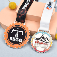 Médaille de récompense sportive personnalisée en alliage de zinc émaillé, forme découpée, avec ruban, pour tournoi de football, volley-ball, compétition scolaire