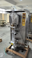 Machine de remplissage automatique de boissons en acier inoxydable pour eau en sachet et poudre avec contrôle PLC