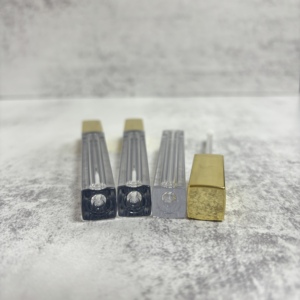 Tube d'emballage cosmétique vide pour gloss à lèvres de luxe carré de 2 ml avec logo personnalisé, en matériau ABS/AS/PETG et impression sérigraphique - Product Image 6