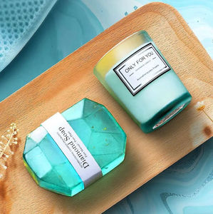 Coffret Cadeau Bain Relaxant Lavande : Bougie Parfumée Hydratante Nettoyante Marque Blanche, Panier Exfoliant et Kit Soin Peau - Product Image 5