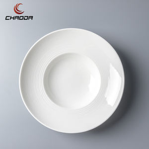 Assiette à pâtes ronde en porcelaine blanche de haute qualité, plat de dîner en céramique émaillée au design moderne Ins pour la maison ou les hôtels - Product Image 2