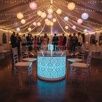 Table de réception en acrylique avec LED multicolores et plateau en verre transparent pour mariages et événements – Offre Spéciale