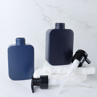 Vente en gros cosmétique personnalisé 150ml noir blanc bleu corps savon nettoyant pour le visage bouteille en plastique rectangle PE-HD pompe shampooing lotion bouteille