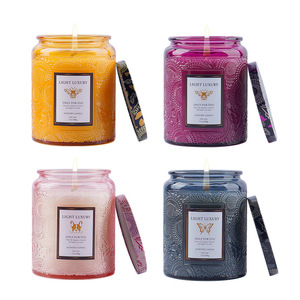 Vela Aromática Premium en Frasco de Vidrio Ámbar con Diseño de Abeja en Relieve, Cera de Soya Natural Hecha a Mano para Regalos Navideños - Product Image 3