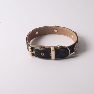 Collar Flexible de Cuero Sintético Trenzado para Mascotas - Accesorio de Lujo Resistente a la Intemperie para Perros, para Cadenas de Tiendas Minoristas Premium - Product Image 5