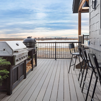 Revêtement de terrasse composite carré en PVC moderne, durable, imperméable, écologique, à installation par clic, modulaire, pour bricolage extérieur, idéal pour les sous-sols