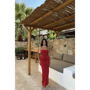 Robe de bal rouge pour femme avec détail perlé au dos, coupe longue évasée, taille empire, style simple pour soirées et Quinceañera - Product Image 6