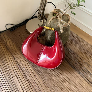 <span class=keywords><strong>2026</strong></span> Yeni Moda Kadın PU Deri Çantalar Hilal Şeklinde Tek Omuz Çantaları Kilitli - Product Image 3