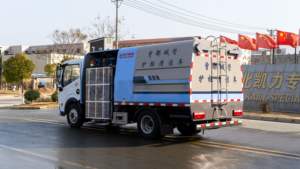 DFAC Highway Road Fence Máquina de limpieza Guardrail Washing Truck para las ventas - Product Image 6