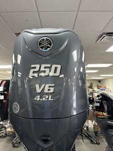 Nouveau Moteur Hors-Bord Marin Puissant à Essence 4 Temps 4 Cylindres Refroidi par Eau F250XCB Portable Compatible avec les Bateaux - Product Image 6