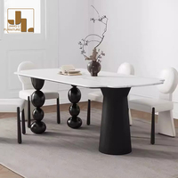 Ensemble de table et de chaises de salle à manger d'hôtel de style design nordique, meubles de table à manger de restaurant de luxe en noir et blanc