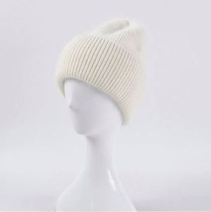 Venta al por mayor en stock: Nuevos gorros de punto de otoño-invierno para mujer, unisex, de felpa gruesa y cálida, gorros de angora en blanco. - Product Image 5