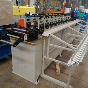 Machine de formage automatique de tuiles en acier pour plafond en grille T de haute qualité avec contrôle PLC et découpe hydraulique - Product Image 2