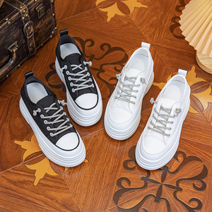 Baskets décontractées blanches en maille respirante pour femmes, été 2026, à bout ouvert, semelle épaisse de 8 cm, talon compensé caché, lacets en strass - Product Image 3