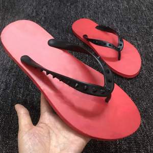 Chaussures de créateurs de luxe, tongs de plage, pantoufles pour hommes et femmes, pantoufles plates à semelle rouge de haute qualité, chaussures légères pour l'extérieur - Product Image 4
