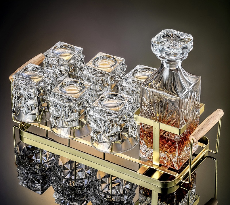 Hot Selling High Clear Good Quality Whiskey Decanter Set, Whiskey Bottle and Drinking Cups