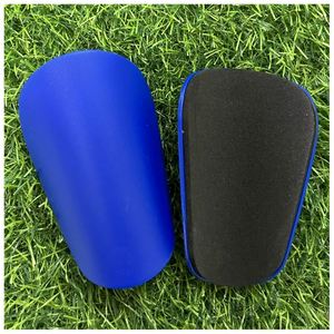 Protectores de Espinilleras Ligeros Anticolisión al por Mayor, Personalizables con Sublimación, Pequeños y Mini, para Fútbol Soccer, para Adultos y Jóvenes - Product Image 3
