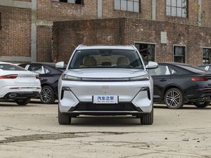 Oferta Especial Envío Inmediato SUV Compacto Híbrido Enchufable de 5 Puertas y 5 Asientos para Galaxy Starship 7 EM-i 2025 Edición Exploration+ 120km - Product Image 3