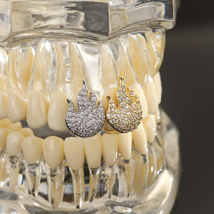 Grillz en forme de flamme, doré et argenté, serti de zircon, accessoire de fête unisexe - Product Image 1