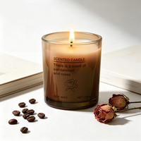 Bougie parfumée en cire de soja 135g, marque privée A03, dans un verre brun, parfum bois de santal et rose, pour mariage et décoration intérieure