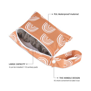 PUL Wasserdichte Nass-Trocken-Windeltasche mit Handschlaufe, Wiederverwendbar, Auslaufsicher, für Reisen und Outdoor, Baby Neugeborenen Nass-Trocken-Windeltasche - Product Image 3