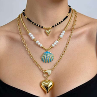 Collier tendance CH-HDN2265 plaqué or avec pendentif coquillage cœur, collier de perles avec pendentif coquillage cœur, collier à fermoir perles et perles de cuivre