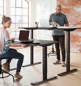 Bureau de jeu moderne à design RGB réglable, réglage électrique de la hauteur, acier inoxydable, capacité de charge de 70 kg, pivotant, extensible, pour le bureau - Product Image 2