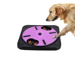 Nieuw Binnen 3-In-1 Pp Hond Vierkant Vorm Dek Wartel Met Schuurpapier Hondennagel Draaibare Krasplaat Hond Puzzel Speelgoed Slow Feeder