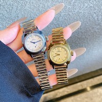 Montre pour femme rétro avec lunette à engrenages, petit cadran TwoandaHalf Hand, bracelet en acier vintage, montre-bracelet à quartz