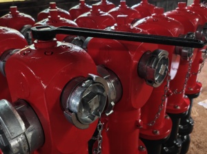 Boule d'hydrant extérieur de style français de 4 pouces Conception durable et portable avec construction en fonte ductile - Product Image 3