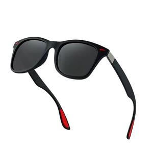 Lunettes de <span class=keywords><strong>soleil</strong></span> carrées unisexes classiques, verres polarisants UV400, protection optimale des yeux pour hommes et femmes, monture noire, verres polarisés - Product Image 4