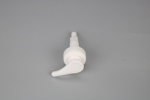 หัวปั๊มโลชั่นพลาสติก SY 33/410 สำหรับขวดสบู่เหลวแบบกด มีจุกปิดพร้อมคุณสมบัติเปิดง่าย ป้องกันการหก สีขาว - Product Image 4