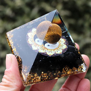 Pyramide en résine époxy œil de tigre et obsidienne Tai Chi, décoration d'intérieur Feng Shui, ornement de bureau, pièce d'art en résine artisanale - Product Image 3