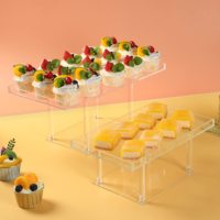 Lot de 3 présentoirs de table à dessert en acrylique transparent pour les cupcakes, les desserts et les pâtisseries.