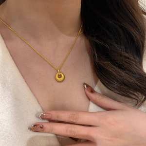 Collier compact et luxueux en argent pur S925 avec un seul caractère, orné de diamants et de zircon, bijoux féminins simples en platine - Product Image 3