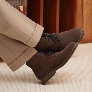 Nouvelles bottes tendance pour hommes, en cuir véritable vintage, à bout pointu, en daim, à plateforme, avec semelles épaisses, multifonctionnelles, style équestre. - Product Image 2