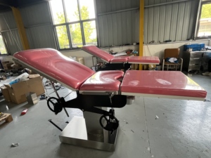 Гидравлическая родильная кушетка из нержавеющей стали с ручной регулировкой, медицинская мебель для акушерских и гинекологических осмотров, для родовспоможения в больницах - Product Image 2