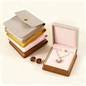 Pochette à bijoux carrée en velours écologique avec fermeture à bouton, sac de rangement portable pour boucles d'oreilles, colliers, pendentifs, options multicolores - Product Image 5