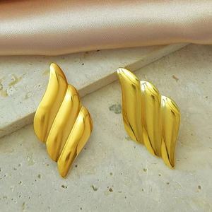 Pendientes de Acero Inoxidable Hipoalergénicos, Resistentes al Agua y al Deslustre, con Baño de Oro de 18K PVD, Personalizados para Mujer, Venta al Por Mayor - Product Image 2