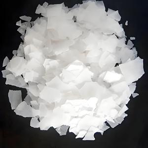 Hydroxyde de potassium KOH à 99% de pureté, de haute qualité, pur et hautement soluble dans l'eau, qualité industrielle, flocons alcalins pour l'industrie textile - Product Image 1