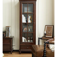 Meuble de salon vintage français de luxe en chêne rouge classique, vitrine à vin antique avec portes vitrées, rangement polyvalent
