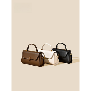 Sac fourre-tout décontracté vintage imperméable pour femme <span class=keywords><strong>avec</strong></span> <span class=keywords><strong>rabat</strong></span> et poignée, sac à bandoulière structuré petit format <span class=keywords><strong>avec</strong></span> fermeture à crochet pour usage quotidien - Product Image 3