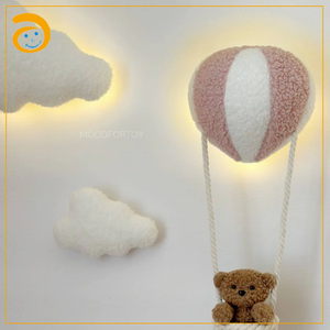 Ensemble d'éclairage décoratif pour chambre d'enfant - Lampes murales en forme de nuage moelleux et lampe en forme de montgolfière pour chambre de bébé - Product Image 2