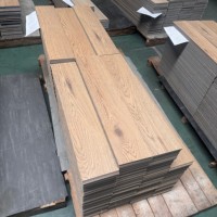 Wasserdichter SPC-Bodenbelag Moderner Luxus-Vinylplanken-Bodenbelag Klicksystem 6mm Umweltfreundliche Fliesen Lagerware für Wohnzimmer
