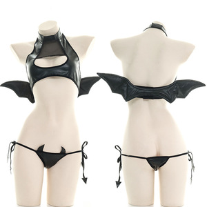 Prachtige Halloween bikiniset met haltervleugels van lakleer, zwart sexy spookkostuum voor dames - Product Image 3