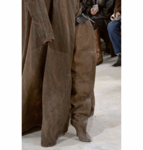 Bottes unisexe femme en jean marron non extensible, à talon aiguille, montantes au-dessus du genou, à jambe large, effet froissé - Product Image 6