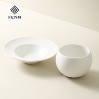 Tasse à café en céramique moderne givrée en forme d'œuf avec soucoupe, 330 ml, blanche, personnalisable avec logo FENN, pour latte et thé de l'après-midi