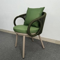 Ensemble de salon de jardin en rotin tressé, trois pièces, style moderne et simple, avec chaise et table mobiles, résistant à l'eau